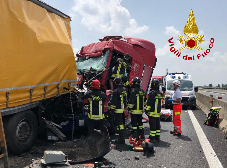 Boara Pisani: Incidente Mortale In A13, Il Video Dell'impressionante ...