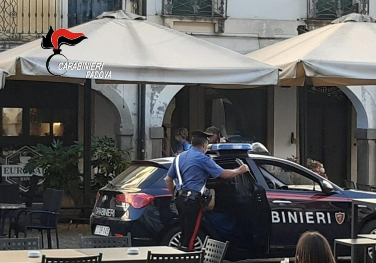 Badanti senza scrupoli: erano specializzate nel distruggere famiglie e portarsi via tutto