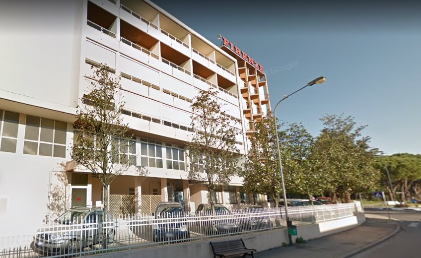 Abano Terme, macabra scoperta nell’hotel: cadavere trovato in piscina