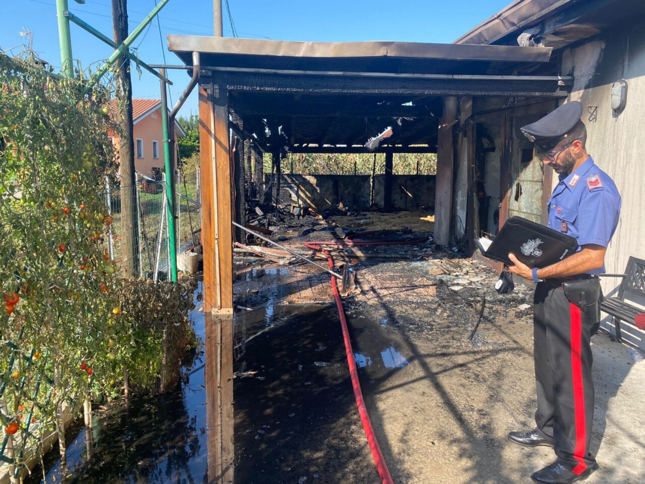 Incendio in una rimessa nel padovano, cane muore tra le fiamme