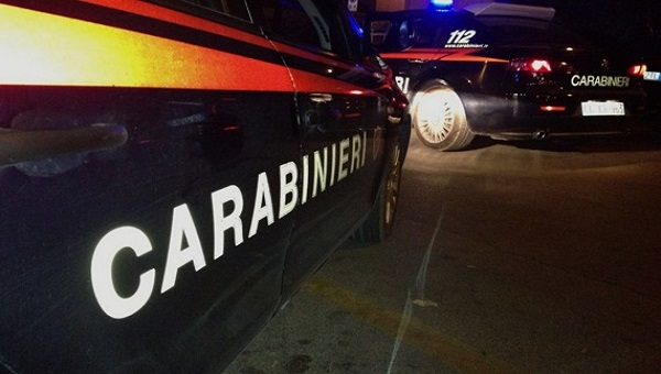 Furti, intercettata la Golf segnalata da diversi cittadini: i ladri sono però fuggiti