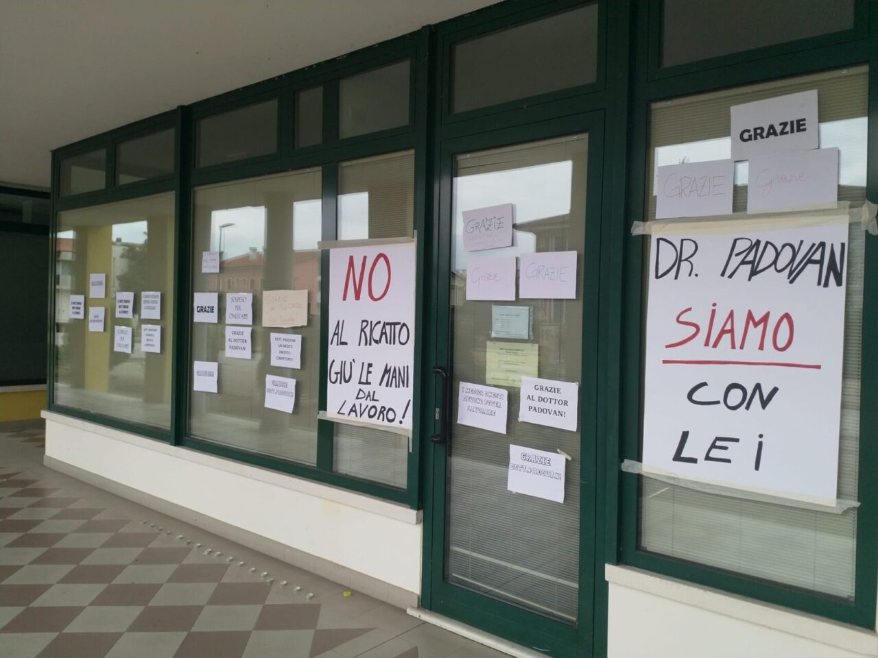 Sospeso medico di base non vaccinato, la lettera dei pazienti: “Rivogliamo il nostro dottore”