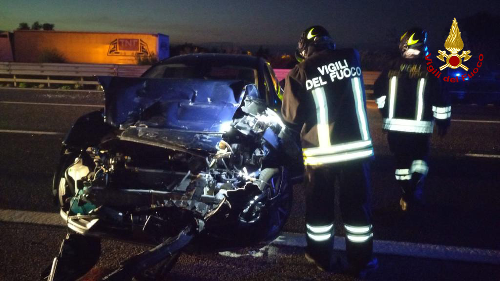 Schianto in autostrada nel padovano, tre auto coinvolte e un ferito