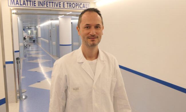 Il farmaco biologico Anakinra riduce drasticamente i ricoveri in terapia intensiva Covid