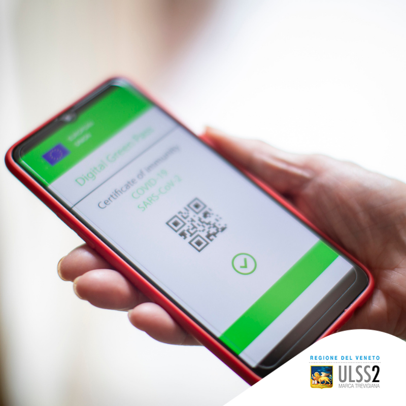 “Ti do 500 euro per il Green Pass”: tentano di corrompere i farmacisti. Indagano i Nas