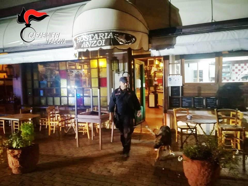 Nel suo ristorante i clienti consumavano anche cocaina: incastrato dal bigliettino con l’indirizzo
