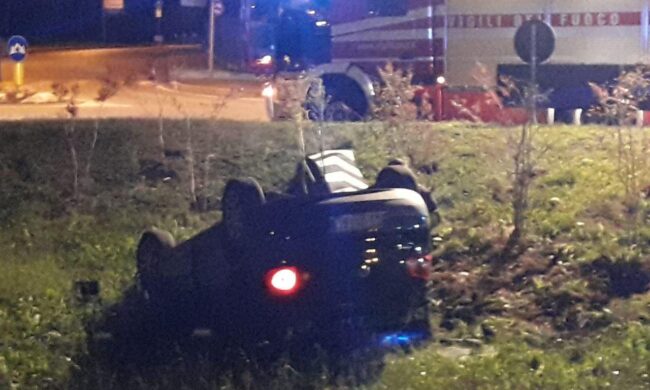Torna dalla festa di laurea, 22enne di Camposampiero si cappotta a Castelfranco