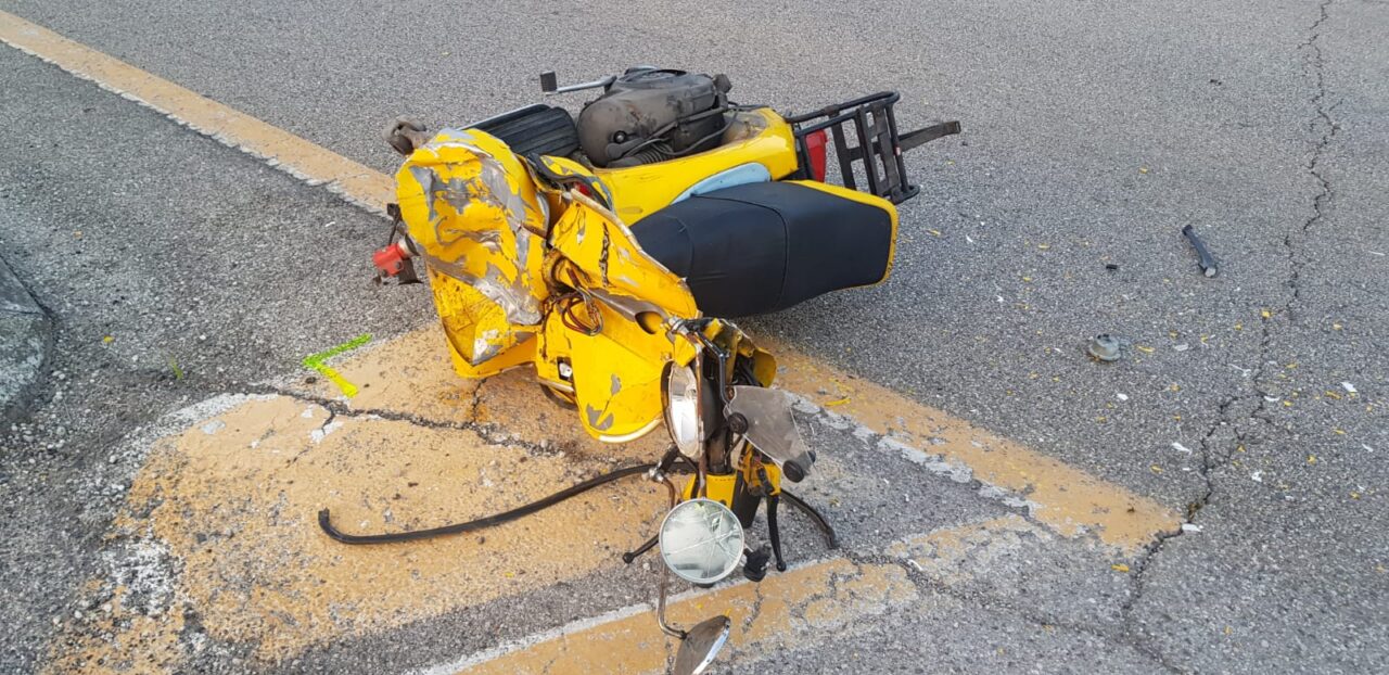 Mancata precedenza all’incrocio, Vespa travolta dall’auto a Bovolenta: grave un 56enne