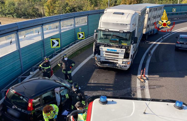 Tangenziale Padova, tremendo frontale tra auto e camion: addio al 31enne Giorgio Cusin