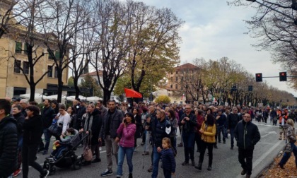 Corteo No Green pass in auto, secco "no" dalla Questura