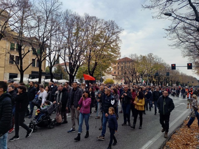 Corteo No Green pass in auto, secco “no” dalla Questura