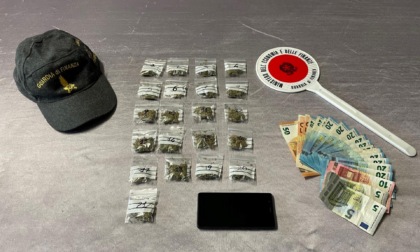 Quartiere Arcella, "rider" della marijuana cerca di andare in fuga: arrestato