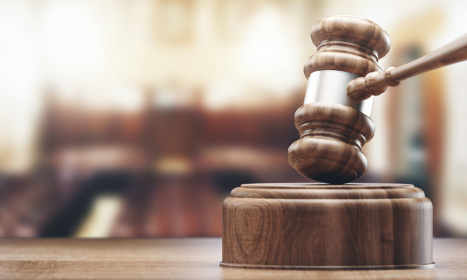Lei soccorre il motociclista ferito fuori casa, il Tribunale la condanna: “Ha violato la quarantena”