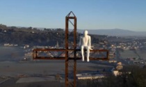 "L'angelo bianco" di Arcugnano, l'opera d'arte che divide i cittadini (ma piace a Zaia)