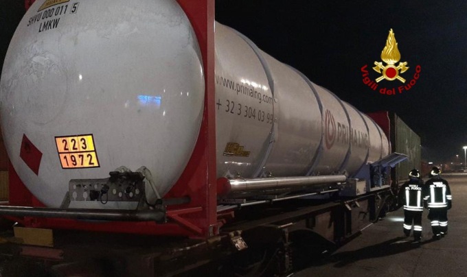 Interporto Padova, allarme ferro cisterna carica di Gnl: intervengono i Vigili del fuoco