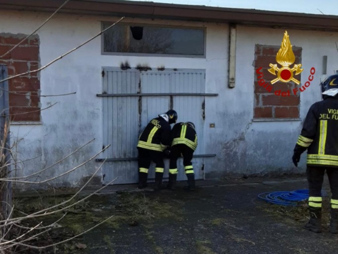 Incendio all’ex canile di Piove di Sacco: trovato un cadavere bruciato all’interno