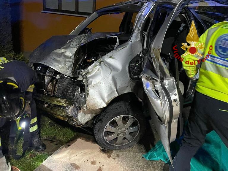 Tragedia a Legnaro, 17enne muore dopo essere uscito di strada