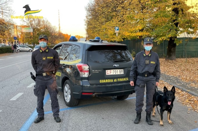 Padova, detenzione e spaccio di droga: due arresti della Finanza