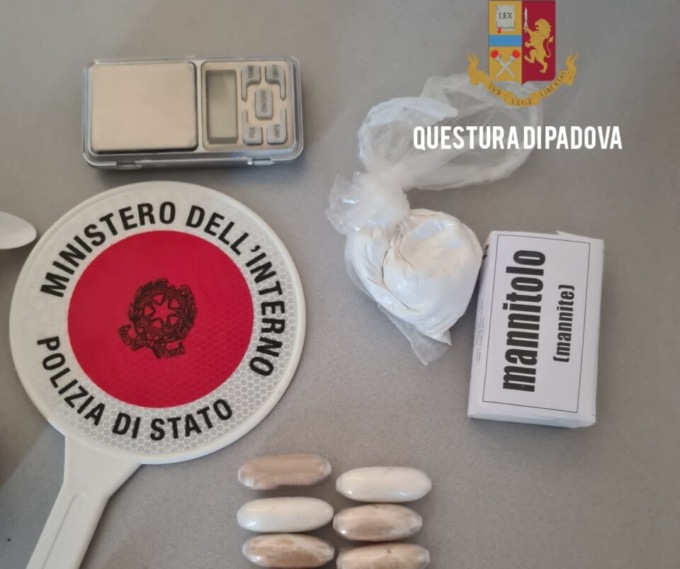 Diffusore per ambiente “stupefacente”: al suo interno nascosti cocaina ed eroina, 44enne nei guai