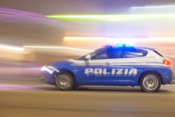 Usa una delle sue 30 identità per evitare 20 anni di carcere e festeggiare la Pasqua in hotel