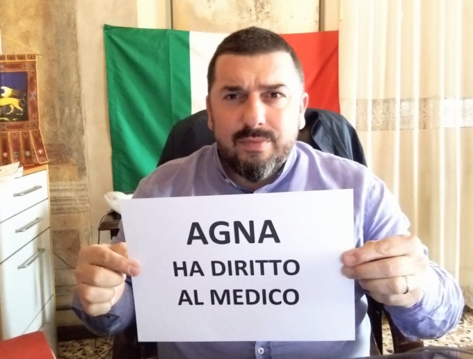 Più di 3mila abitanti, zero medici: il sindaco di Agna scrive a Mattarella