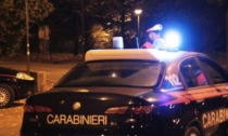 Fontaniva, scopre il ladro intento a rovistare nell’auto e viene preso a pugni in faccia: 39enne arrestato