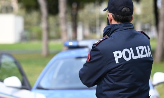 Morta per overdose a 37 anni, individuato il pusher: le consegnava le dosi a domicilio