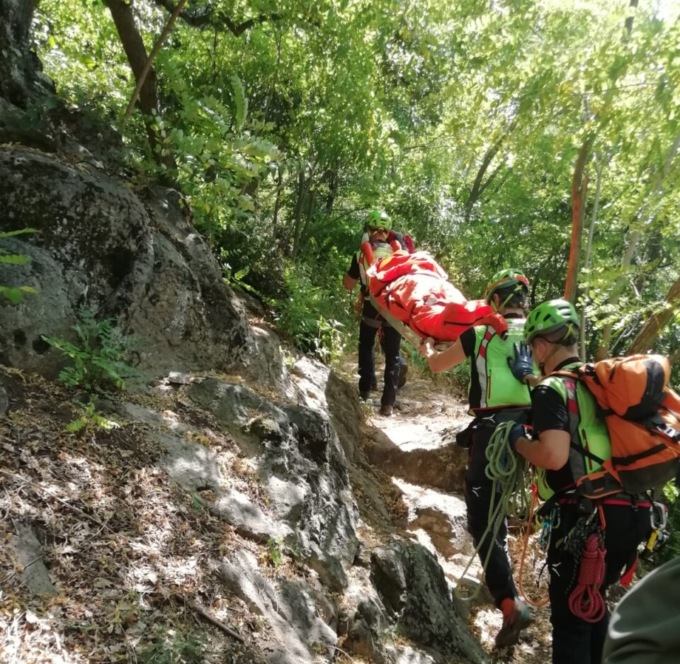 Trauma e malore sul sentiero, soccorsi due escursionisti padovani