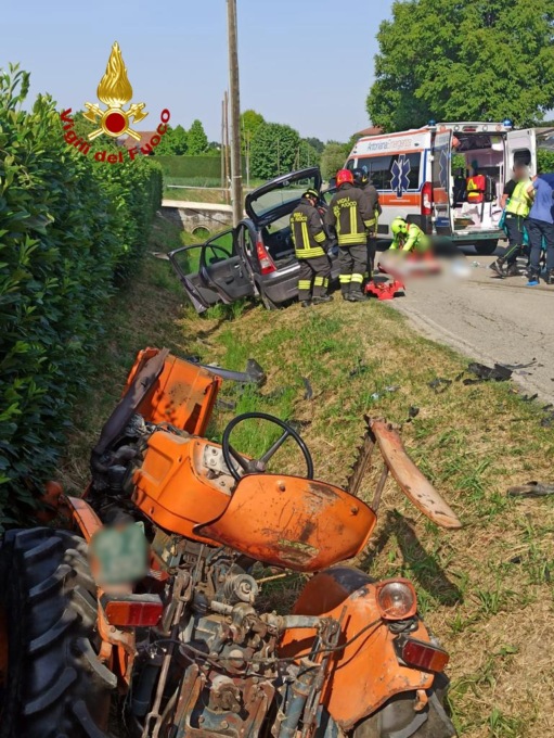 Scontro tra auto e trattore a Campo San Martino, due persone ferite