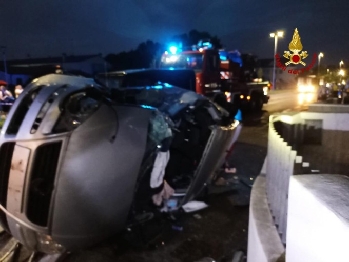 Violento scontro tra due auto a Noventa Padovana: un ferito portato in ospedale