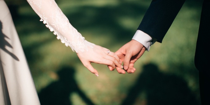 Gli fanno sposare una cinese con l’inganno ma poi gli impediscono di “consumare” il matrimonio: e lui denuncia tutto alla Polizia