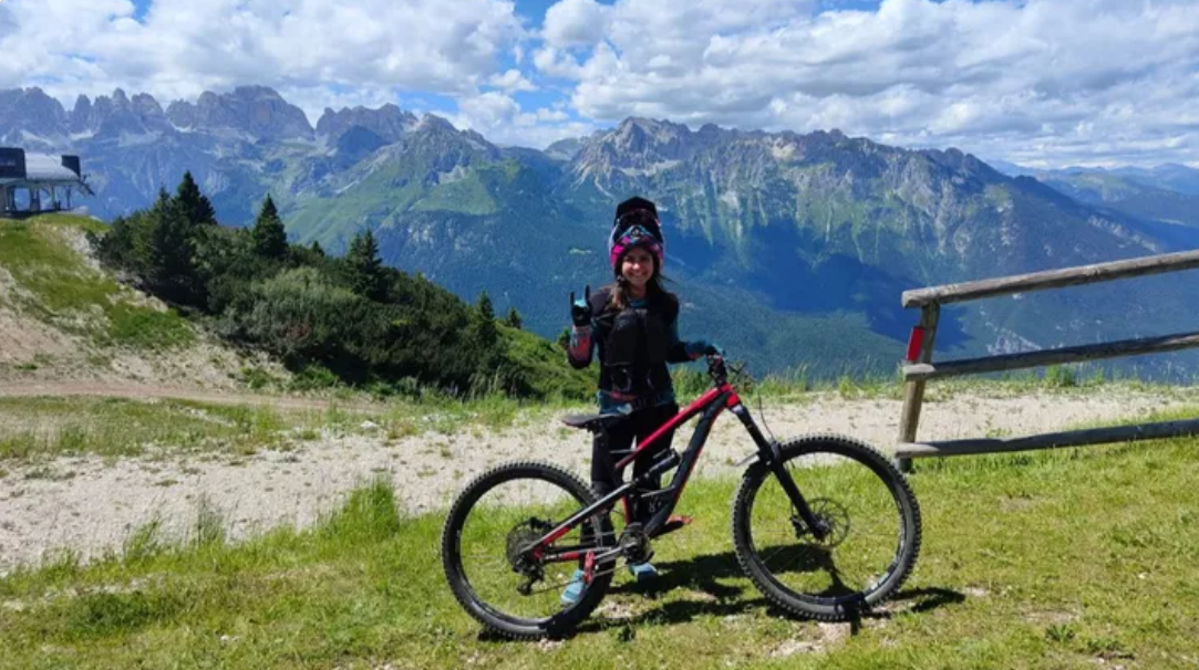 Mamma Cade Dalla Bici E Riporta Una Lesione Al Midollo Spinale ...