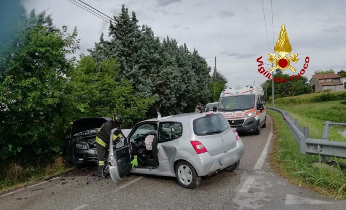 Padova, incidente tra auto: due feriti portati in ospedale