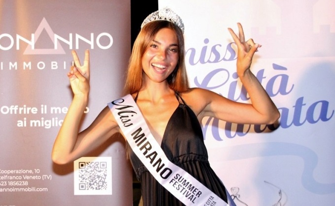 A Miss Mirano Summer Festival per Miss Città Murata su 30 partecipanti: la più bella è Laura di Camponogara