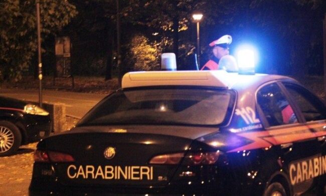 Beccati a vendere droga, scappano dai Carabinieri e parte l’inseguimento tra i campi di Tribano