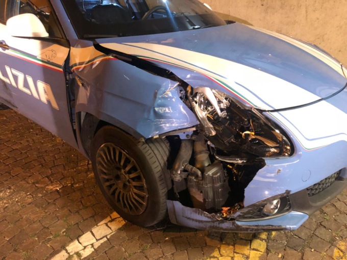 Fuga da film in centro a Padova, rischia di investire una donna e sperona la Volante: arrestato