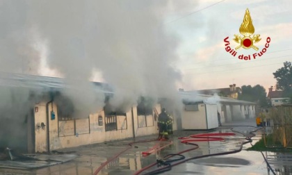 Carmignano di Brenta, le foto dell'incendio al capannone dell'Avicola Berlanda