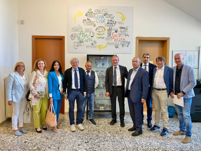 Il senatore Urso chiude la campagna elettorale di Fratelli d’Italia in Veneto: “Primi 100 giorni per arginare crisi economica e caro energia”