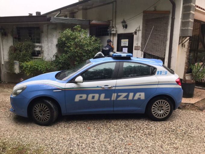 Luogo di ritrovo di persone pericolose, chiuso per 10 giorni albergo a Due Carrare