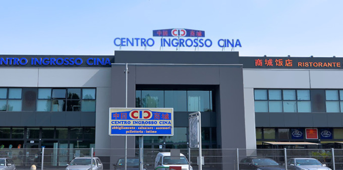 Centro Ingrosso Cina Padova, scende dall’auto col macete e ferisce il connazionale: 43enne cinese arrestato