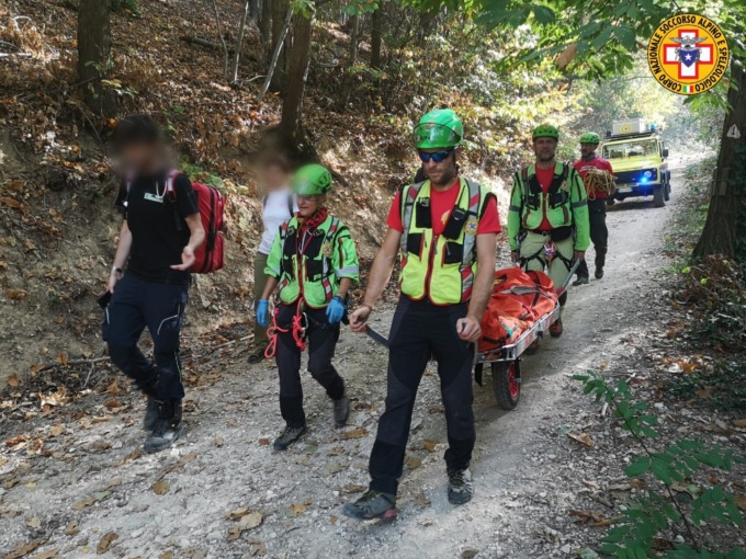 Colli Euganei, 58enne di Montagnana scivola sul sentiero e si frattura la caviglia