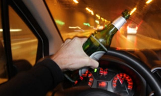 Di giorno insegnante, di notte prof(essionista) del gomito alzato: maestro di scuola beccato ubriaco al volante