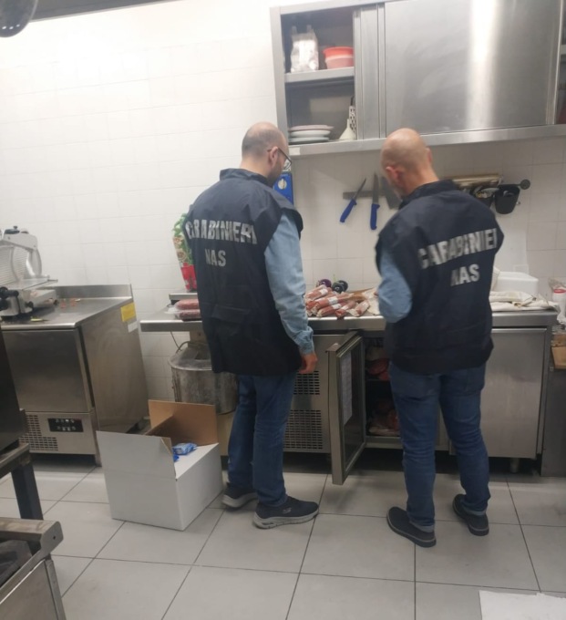 Ristorante da incubo a Campodarsego: 70 kg di alimenti congelati senza tracciabilità e per di più scaduti