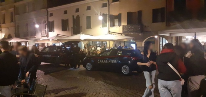 Movida a Este, controlli a tappeto dei Carabinieri: un bar multato e tre giovani denunciati