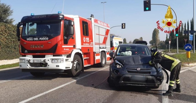 Monselice-Mare, incidente tra due auto: feriti una mamma col figlio piccolo e un giovane