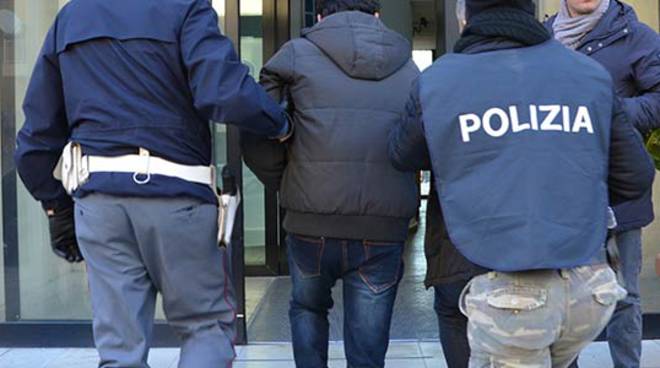 Tredicenne reclusa, percossa e violentata sessualmente a Padova: arrestato 47enne