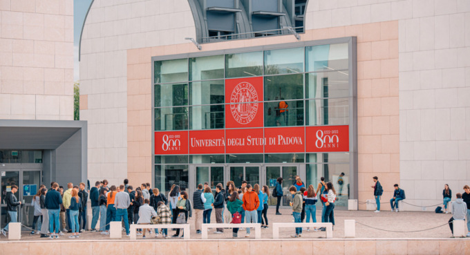 Assorbenti gratuiti all’Università di Padova: 32 distributori entro la fine dell’anno accademico