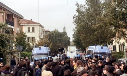 Disordini a Padova, "l'arsenale" trovato dalla Digos nell'appartamento di via delle Melette: indagini in corso