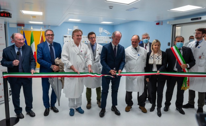Padova, inaugurate le nuove sale chirurgiche ibride. Zaia: “Tecnologie uniche in Italia”