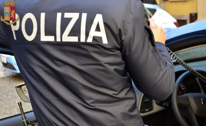 “Mio figlio di 15 anni aggredito in stazione”: si cercano due giovani stranieri